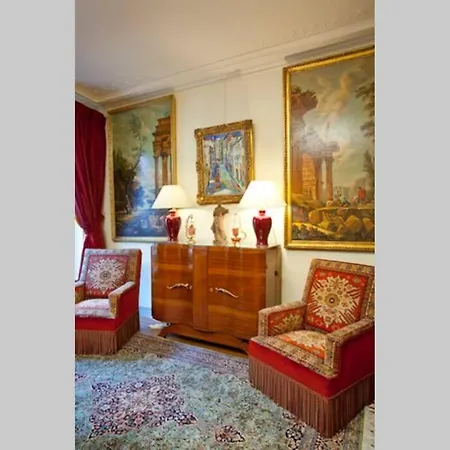 Appartement Luxury, Calm And Elegance In The Heart Of Champs-elysees With A Bottle Of Champagne Upon Your Arrival !!! *