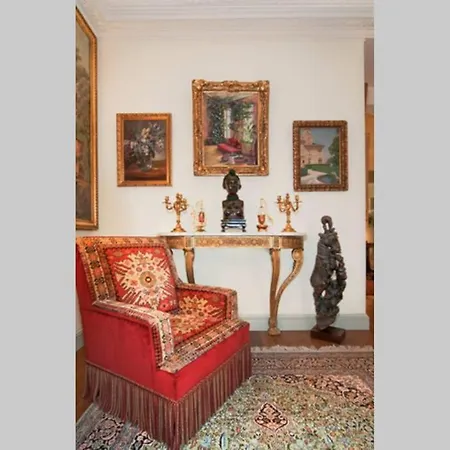 דירה Luxury, Calm And Elegance In The Heart Of Champs-elysees With A Bottle Of Champagne Upon Your Arrival !!!