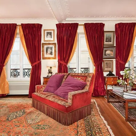 Luxury, Calm And Elegance In The Heart Of Champs-elysees With A Bottle Of Champagne Upon Your Arrival !!! פריז