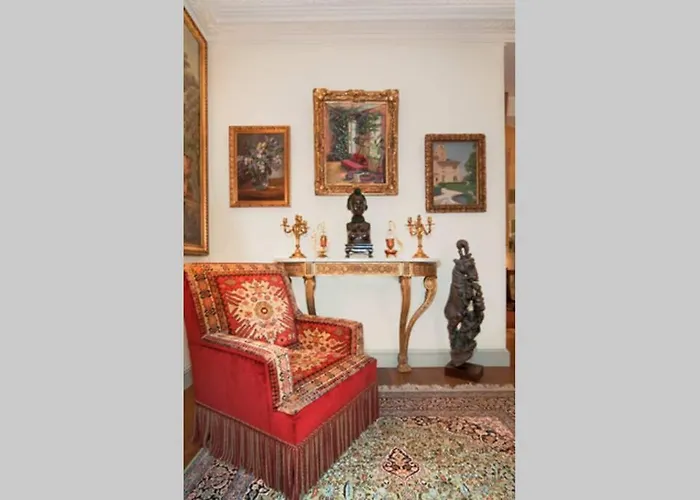 Apartamento Luxury, Calm&elegance In The Heart Of Champs-elysées With A Bottle Of Champagne Upon Your Arrival !!!